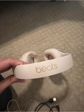 Beats Studio 3 wireless headphones Light Pink/Cream & Gold
